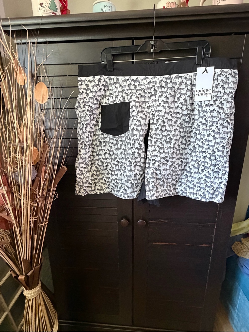 Unique Vintage Black & White Elephant Print Skort with Pocket